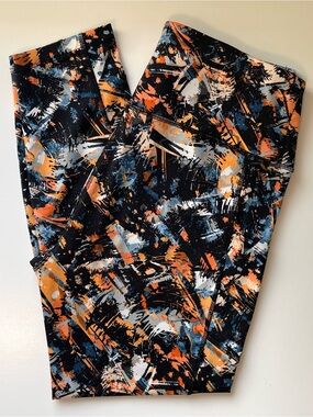 Cali Active Wear Leggings - Bold Graffiti Pattern - Size Large